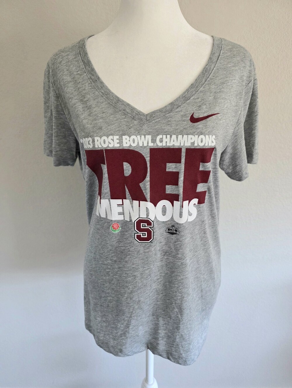 NIKE Stanford Cardinal 2013 Rose Bowl Chapionship T-Shirt V-Neck Size L Slim
